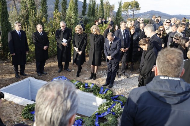 Felipe Elena i Cristina a la tomba GTRES