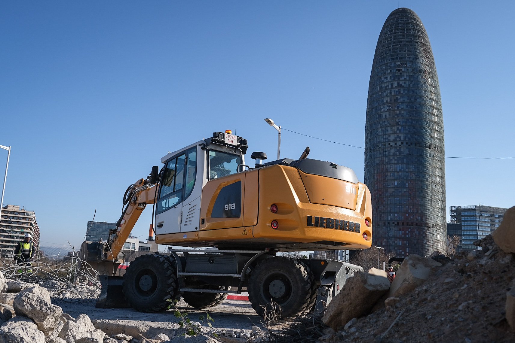 Vint mesos més d’obres: arrenca el tram final de la reurbanització de la plaça de les Glòries