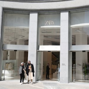 Cop de fletxa directe al cor en veure el nou vestit de ratlles al catàleg de Zara