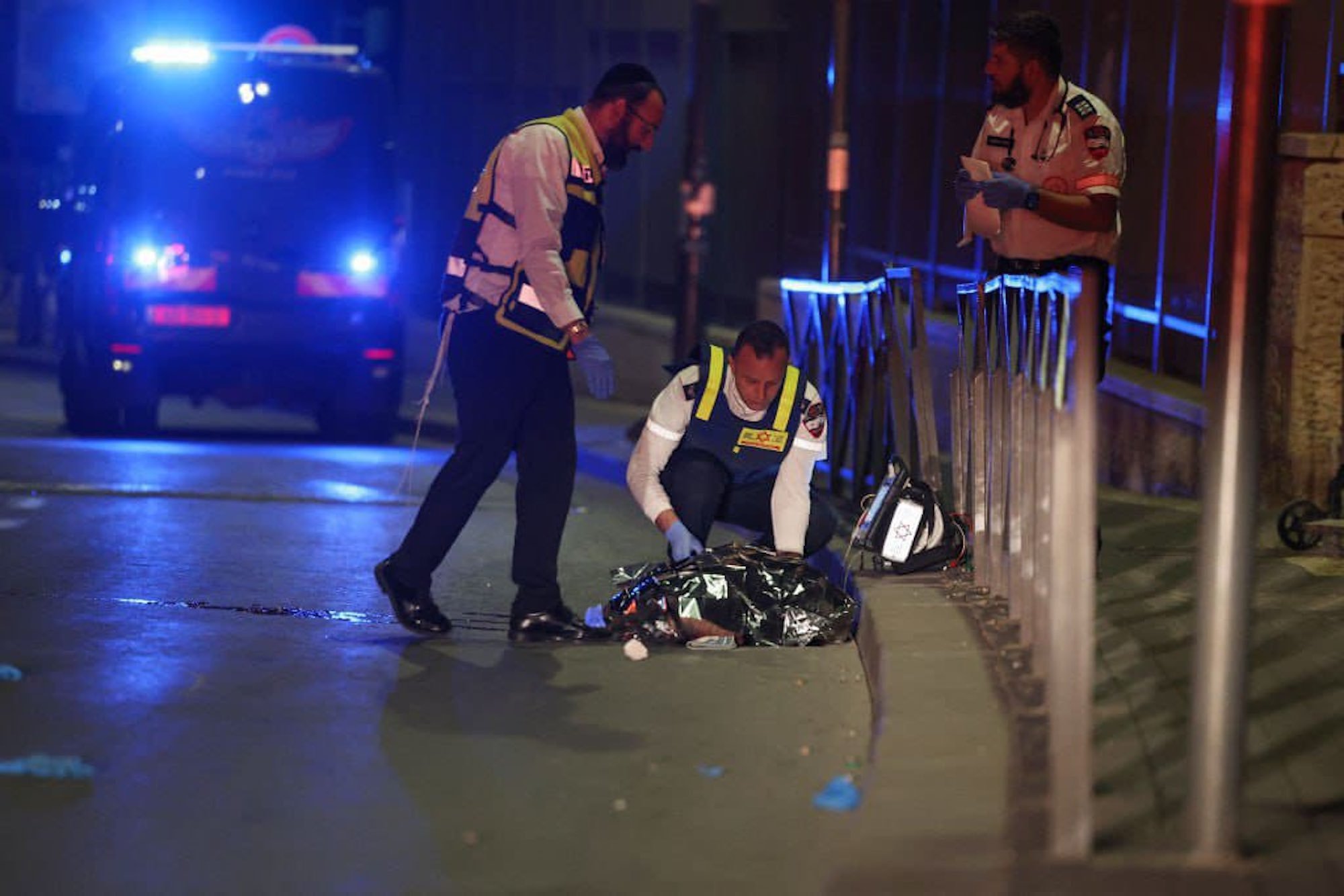 Almenys 7 morts en un atemptat en una sinagoga de Jerusalem
