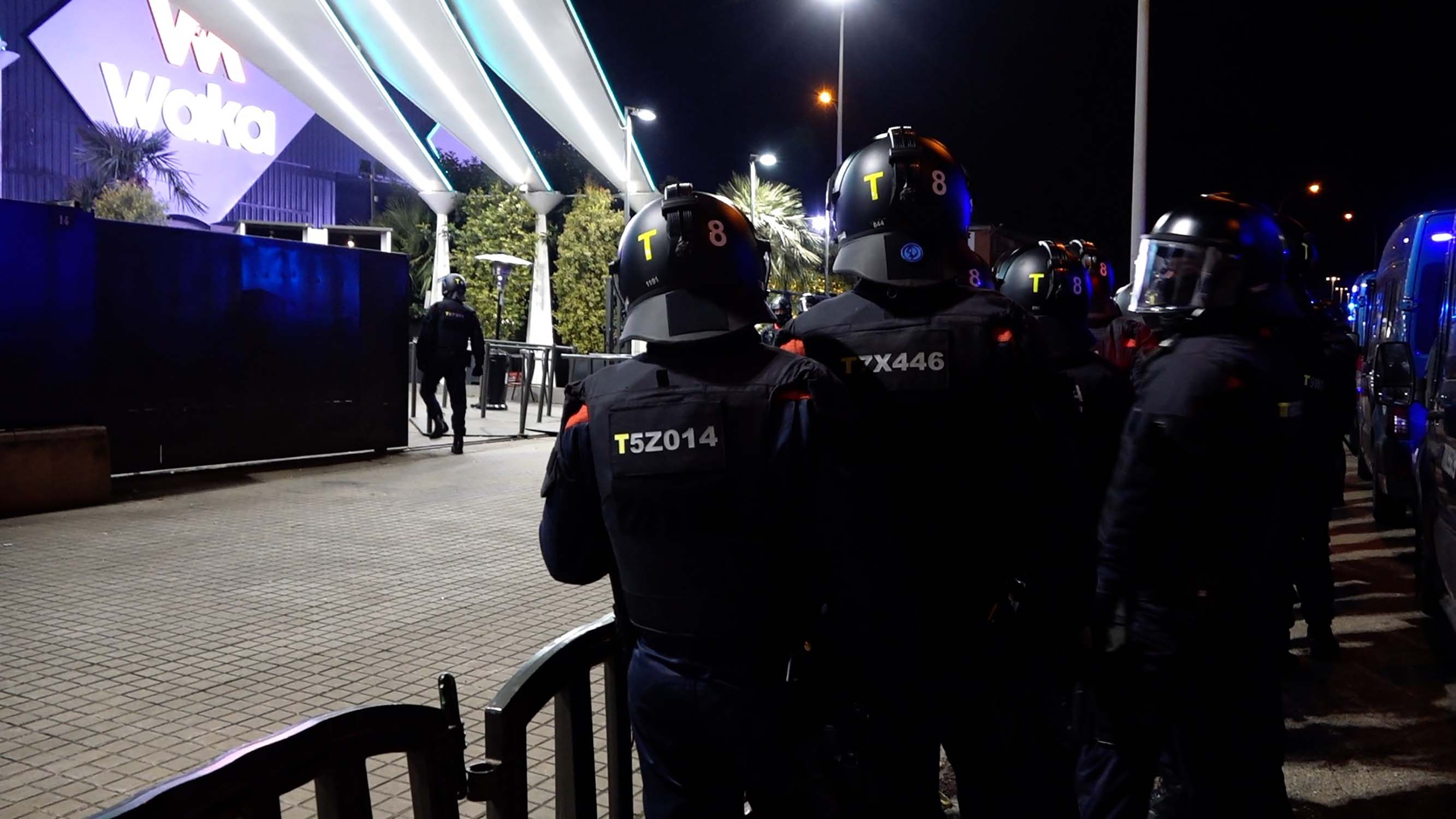 Macrorredada con un centenar de agentes de los Mossos en la discoteca Waka Sabadell | VÍDEO