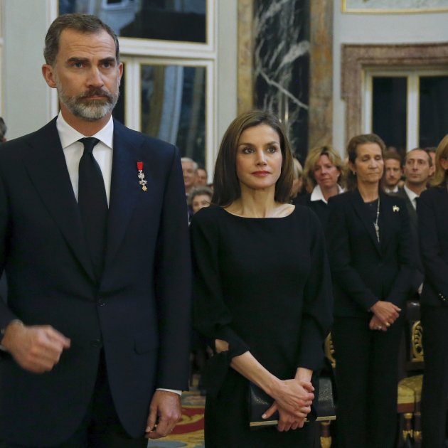 Felipe, Letizia, alumbra a Elena y Cristina GTRES