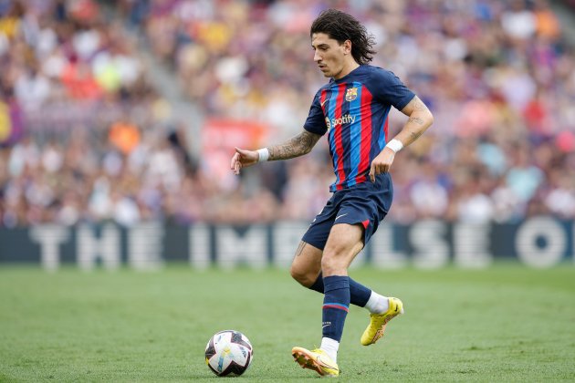 Héctor Bellerin disputant un patido en el Camp Nou amb el Barça / Foto: FC Barcelona