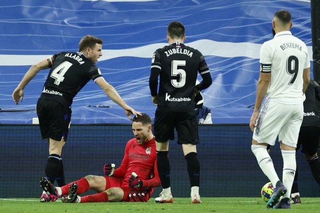 Alex Remiro Illarramendi celebrando parada Real Madrid Real Sociedad / Foto: EFE