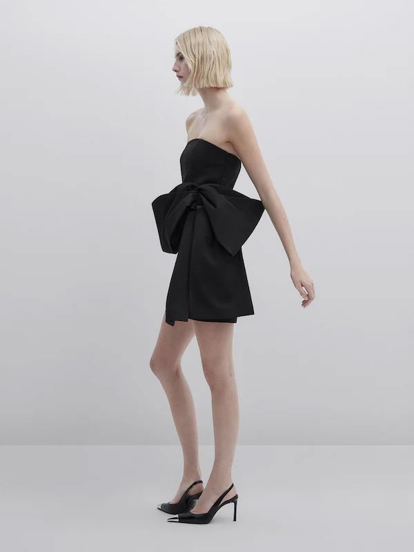 Vestido corto con detalle de lazo Vestido corto con detalle de lazo