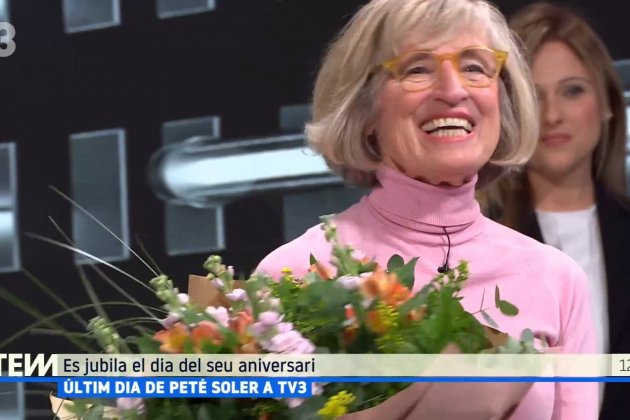 Peté recibe un ramo de flores TV3