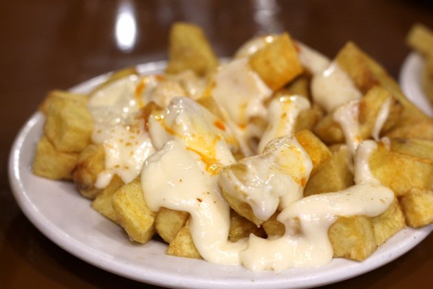 patatas bravas la esquinica patatas bravas la esquinica