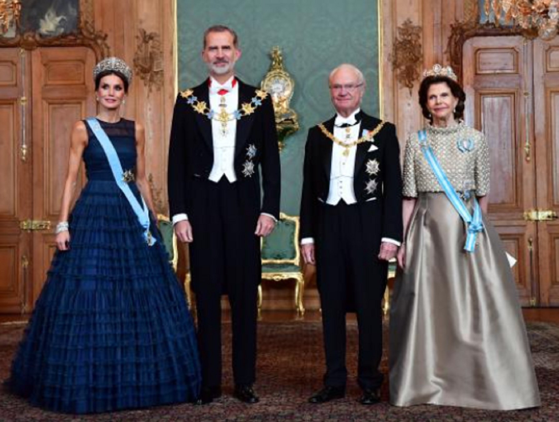 Felipe y Letizia junto a los reyes de Suecia GTRES Felipe y Letizia junto a los reyes de Suecia GTRES