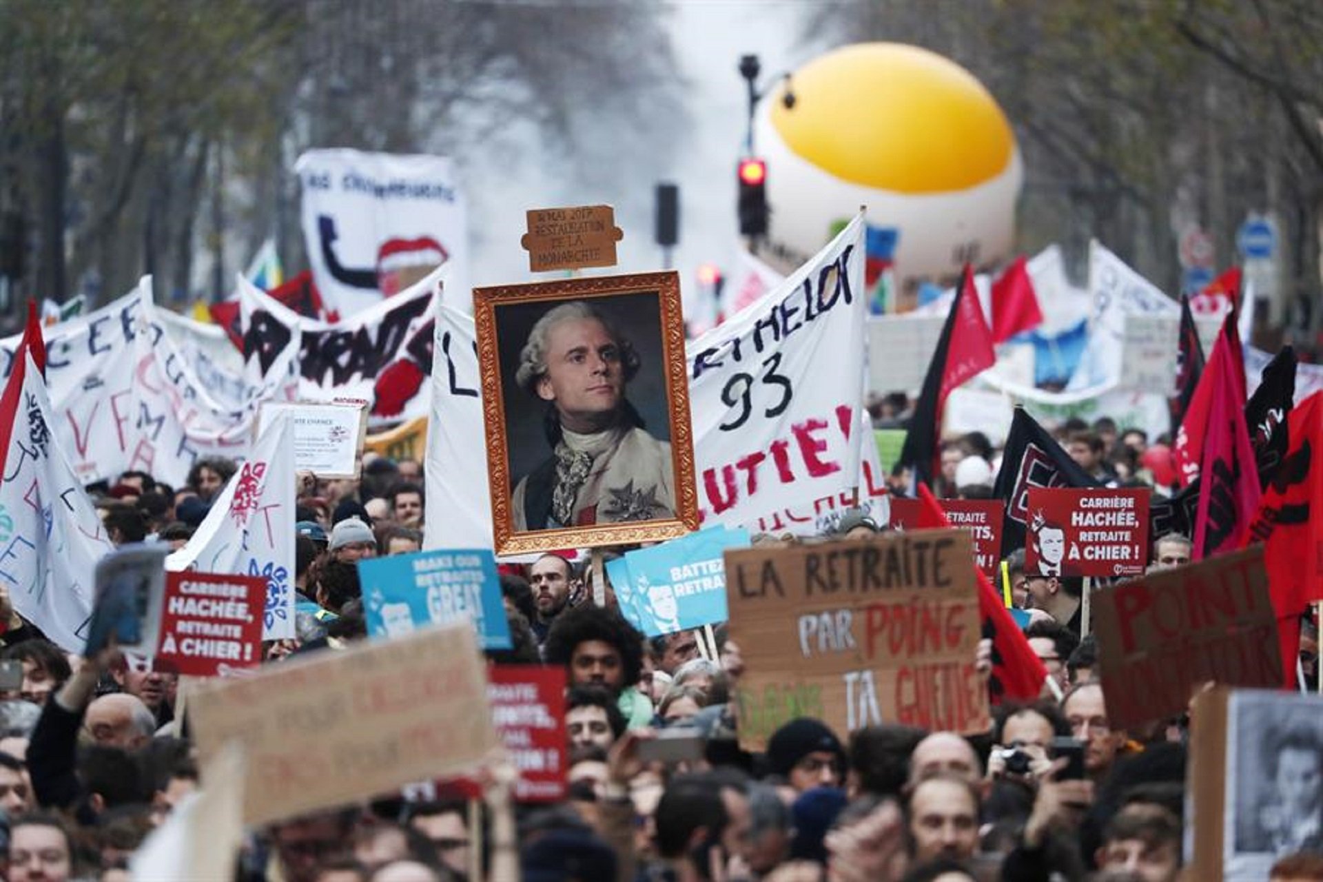Francia afronta una nueva jornada de huelga contra la reforma de las pensiones de Macron