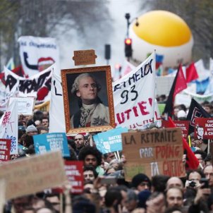 Francia afronta una nueva jornada de huelga contra la reforma de las pensiones de Macron