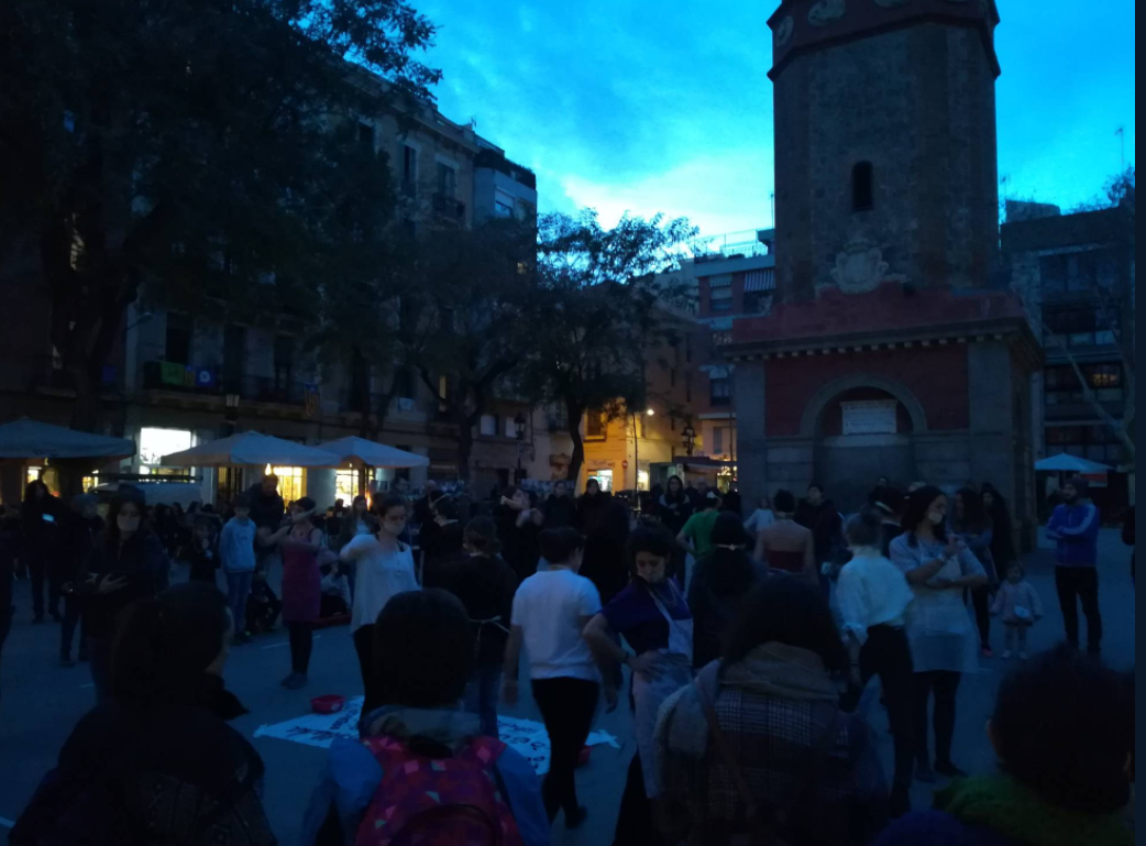 3.500 persones clamen contra el masclisme en una marxa nocturna