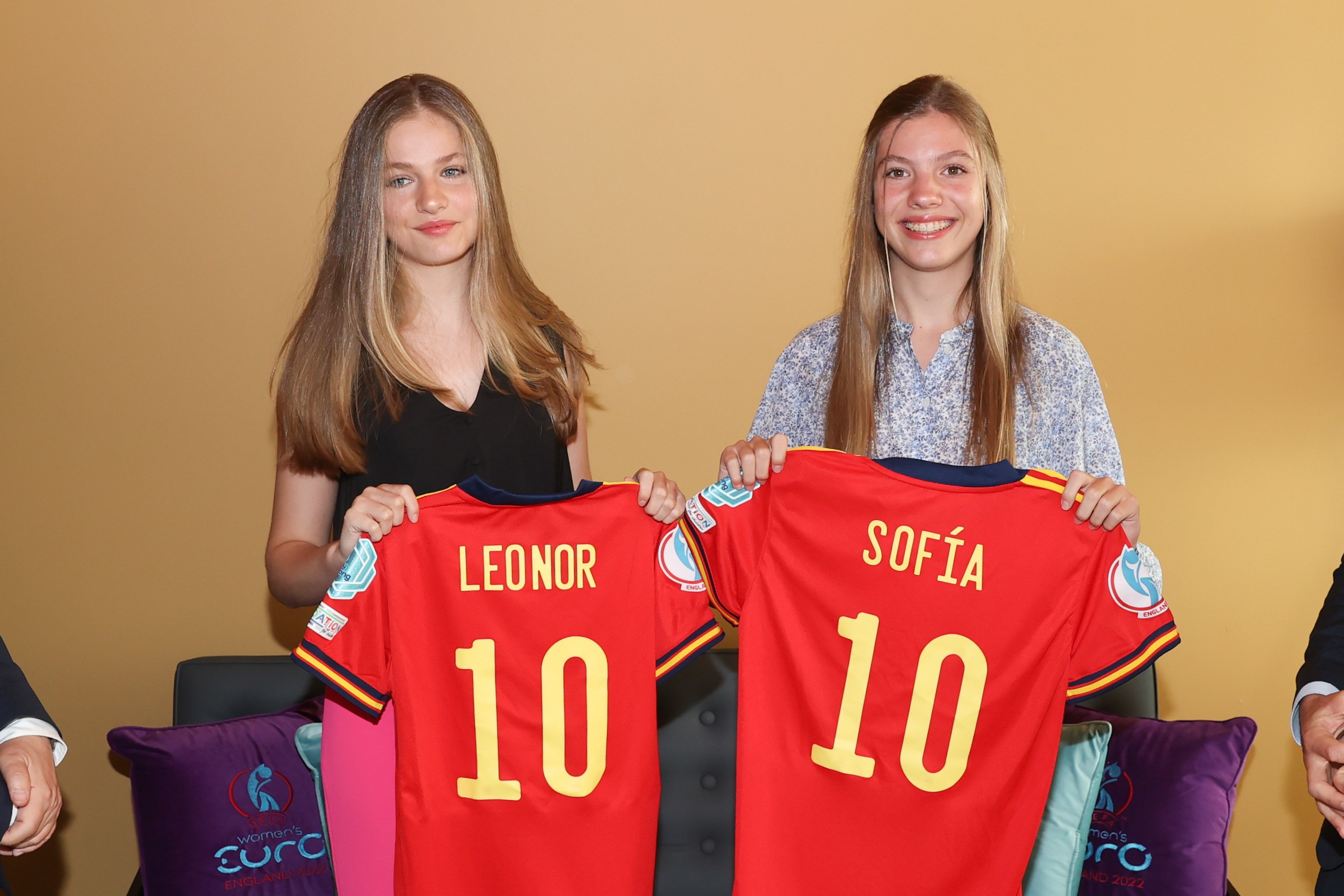 Leonor y Sofía camiseta España GTRES