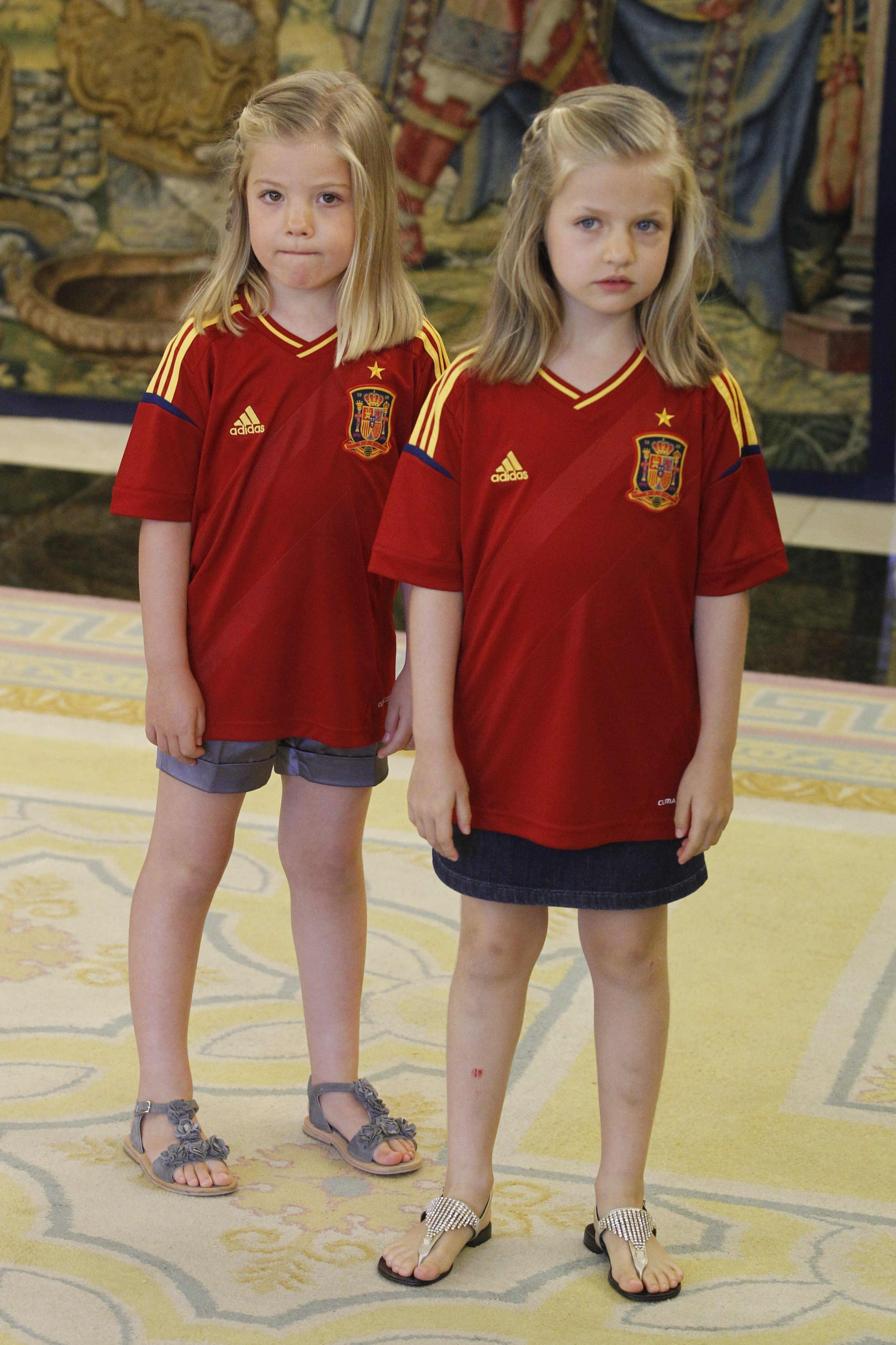 Leonor i Sofia petites samarreta Espanya Europa Press