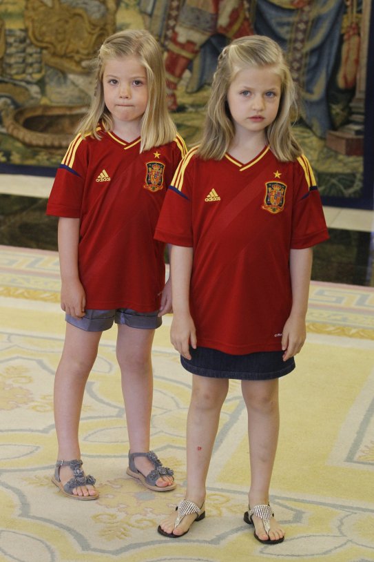 Leonor y Sofía pequeñas camiseta España Europa Press