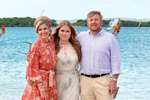 Guillermo Alejandro, Máxima y Amalia de Holanda   IG