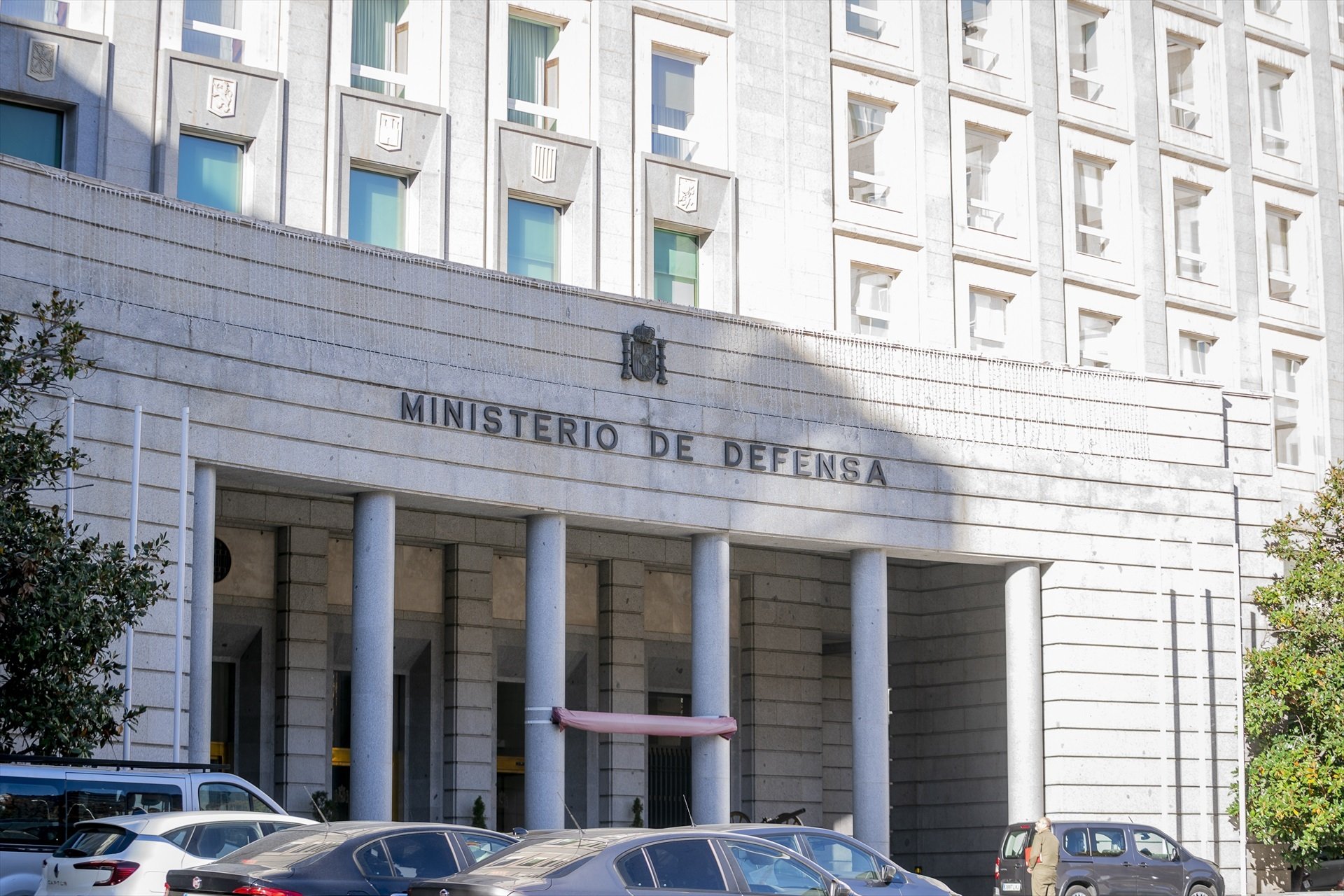 Desalojan el Ministerio de Defensa por una falsa alarma con dos paquetes sospechosos