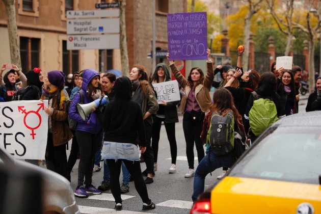 huelga feminista 8m escuela industrial sergi alcazar (1)