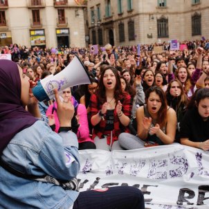 vaga feminista sant jaume 8m sergi alcazar (7) vaga feminista sant jaume 8m sergi alcazar (7)