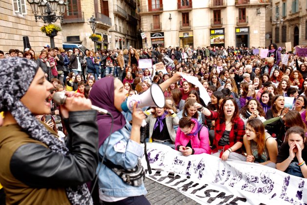 vaga feminista sant jaume 8m sergi alcazar (11) vaga feminista sant jaume 8m sergi alcazar (11)