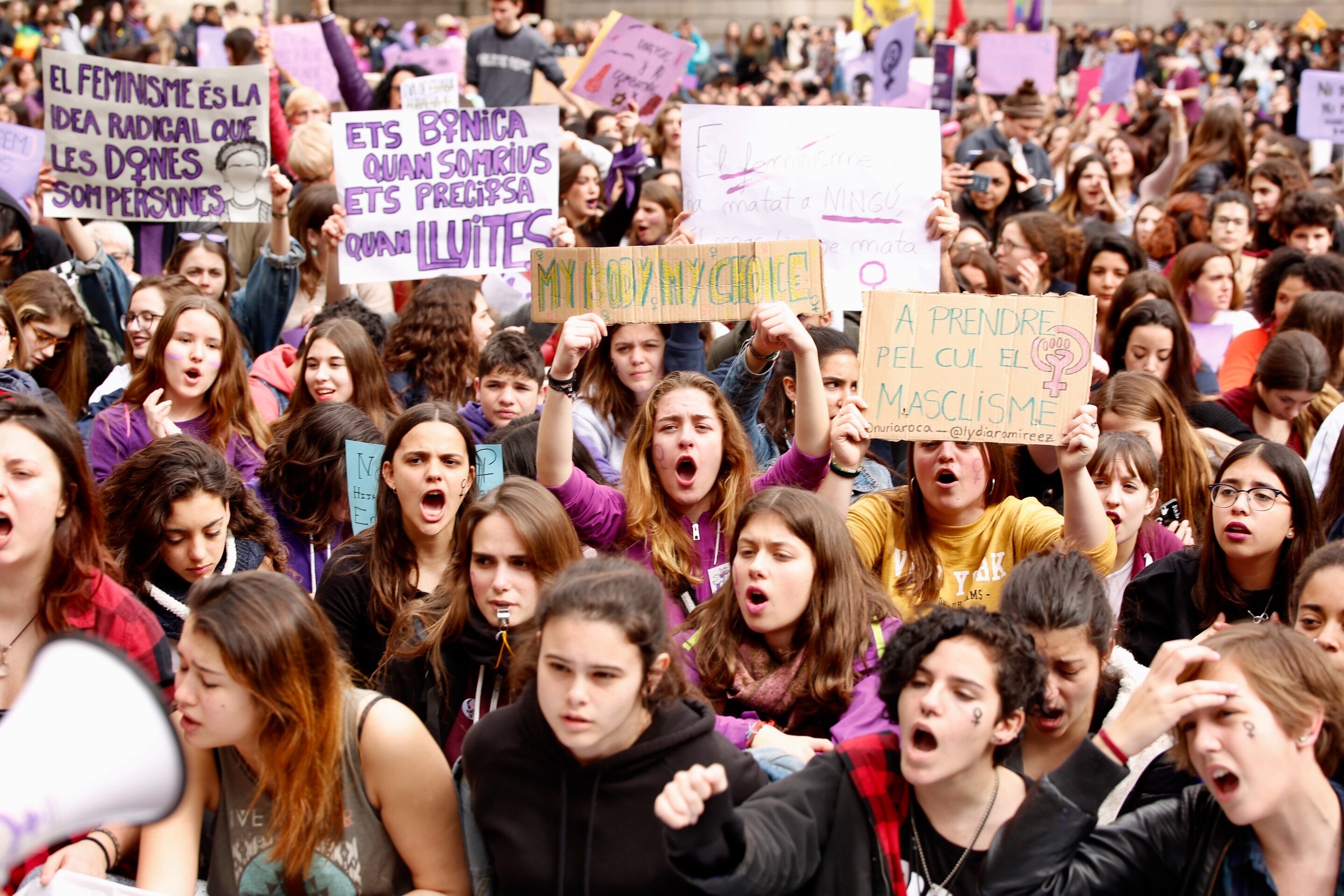 "Ni un pas enrere": associacions feministes anuncien mobilitzacions constants