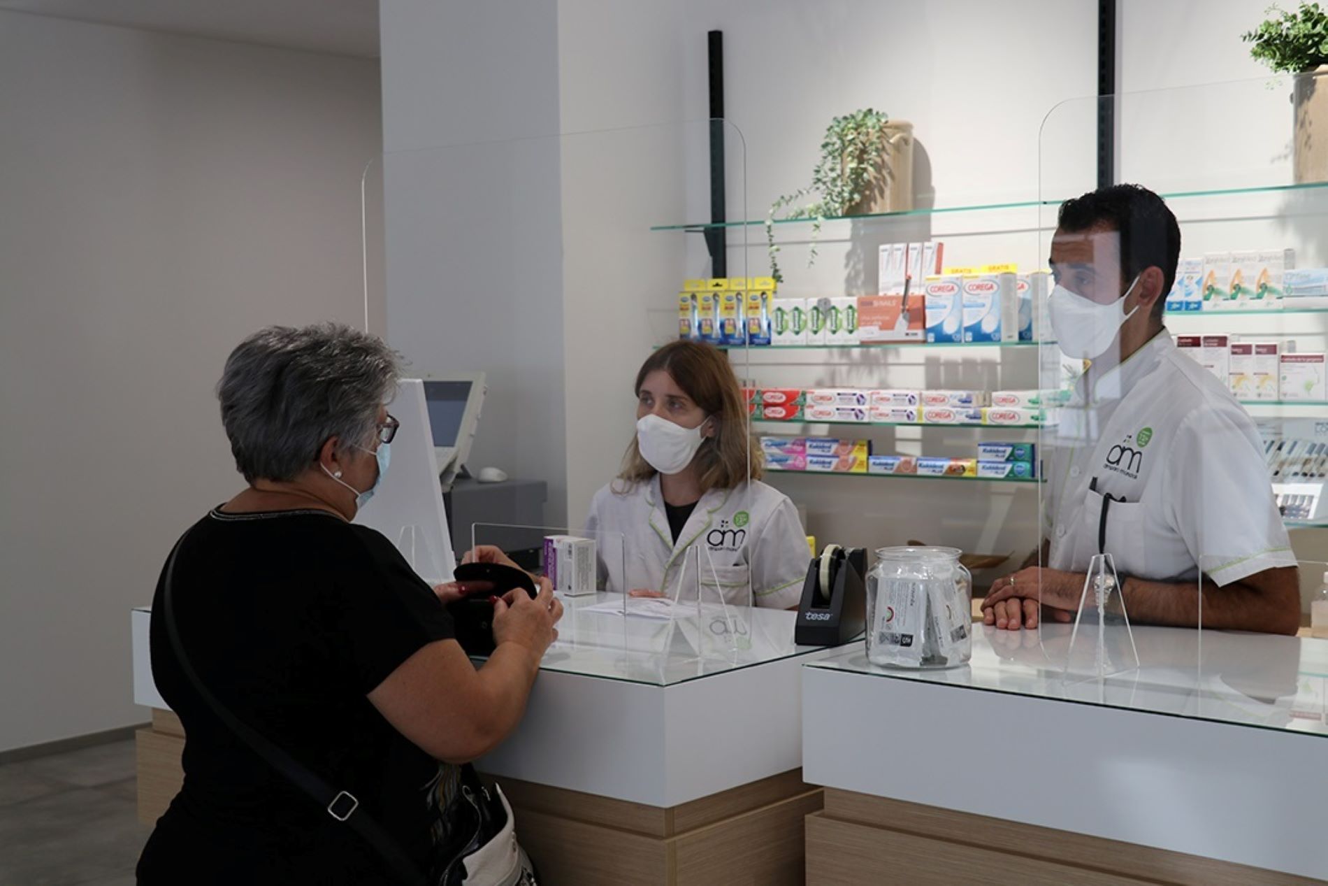 La mascarilla se mantendrá obligatoria en centros sanitarios, residencias y farmacias