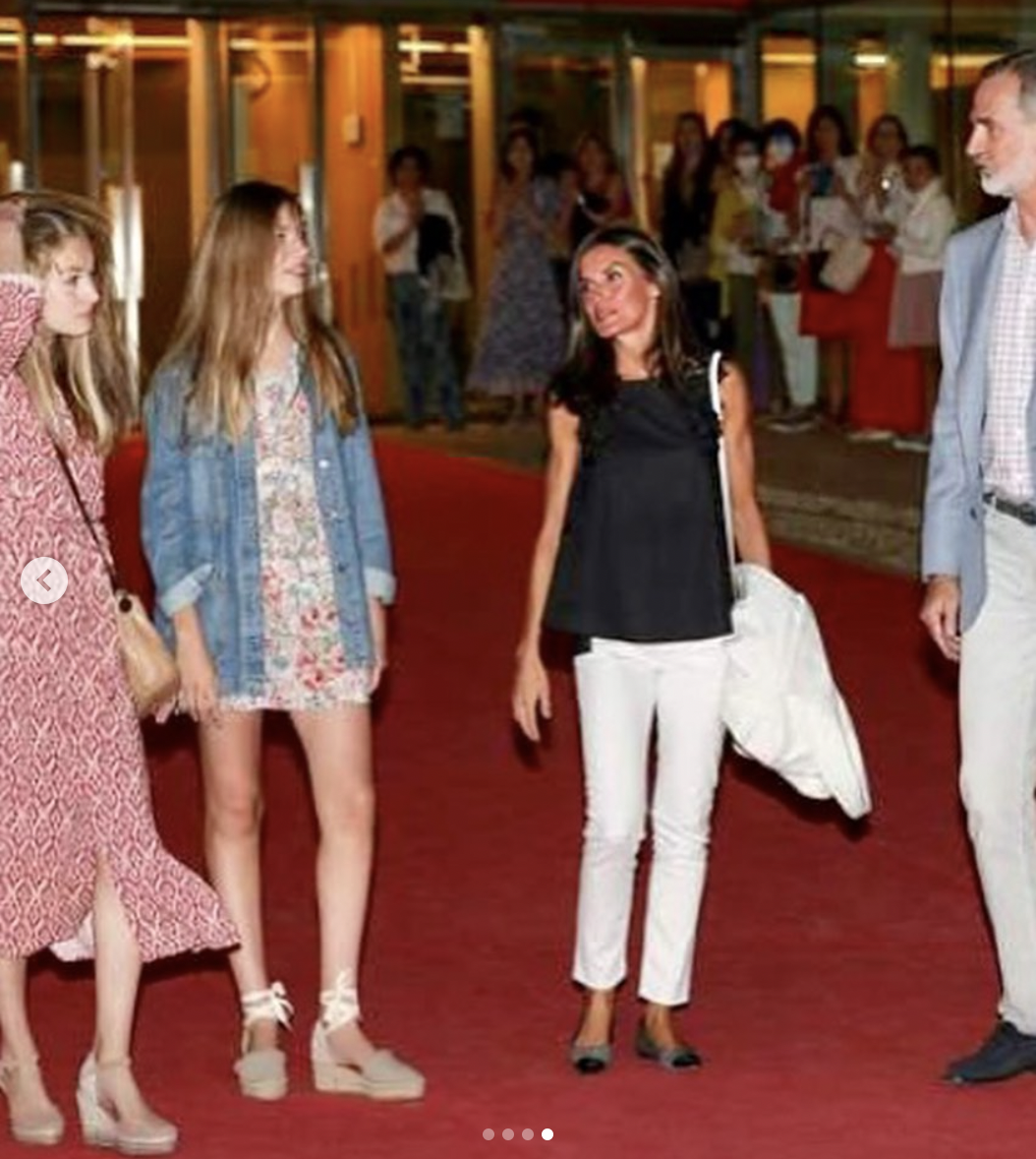 Letizia con sus hijas