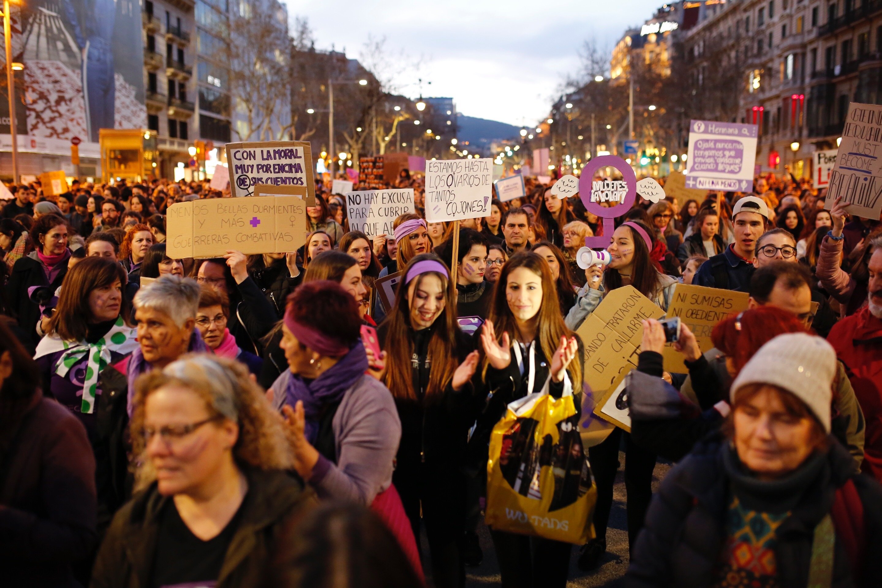 Huelga masiva de mujeres