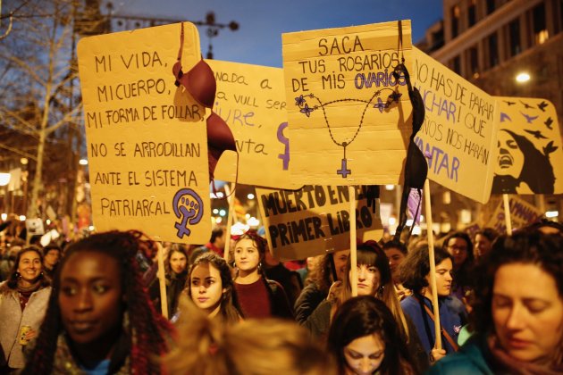 manifestacio feminista 8m barcelona - sergi alcazar