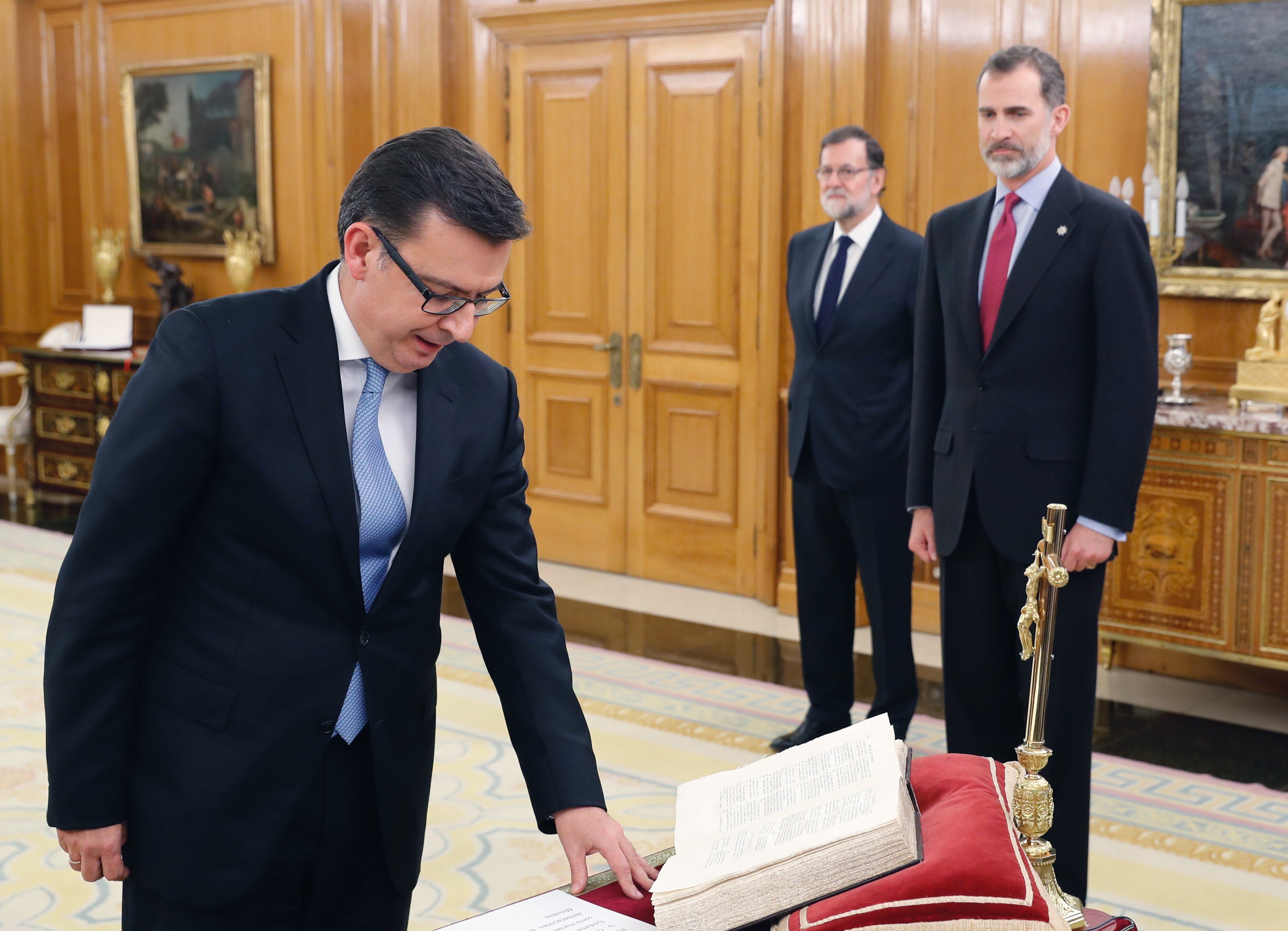 El nuevo titular de Economía se estrena hoy en el Consejo de Ministros