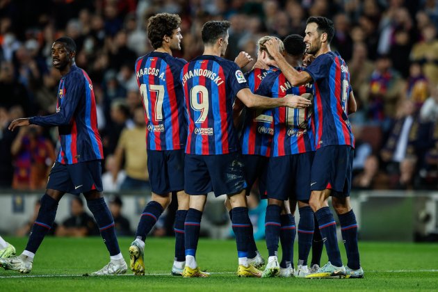 Barça celebración gol Lewandowski Busquets Marcos Alonso Dembélé / Foto: EFE Barça celebración gol Lewandowski Busquets Marcos Alonso Dembélé / Foto: EFE