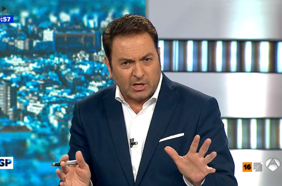 presentador espejo publico