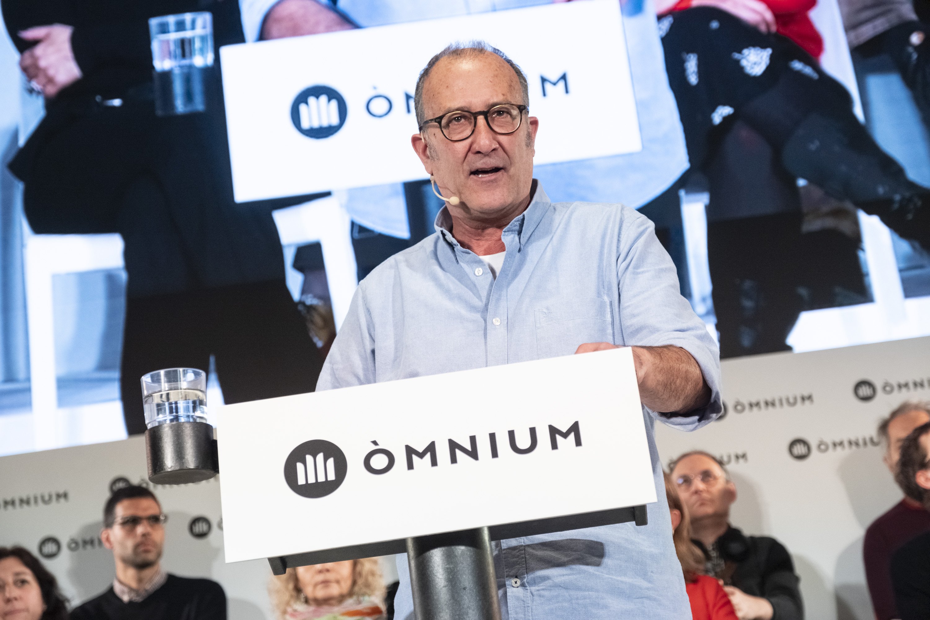 Òmnium, ECAS i Coop57 engeguen una nova campanya del projecte Lliures per combatre l'exclusió social