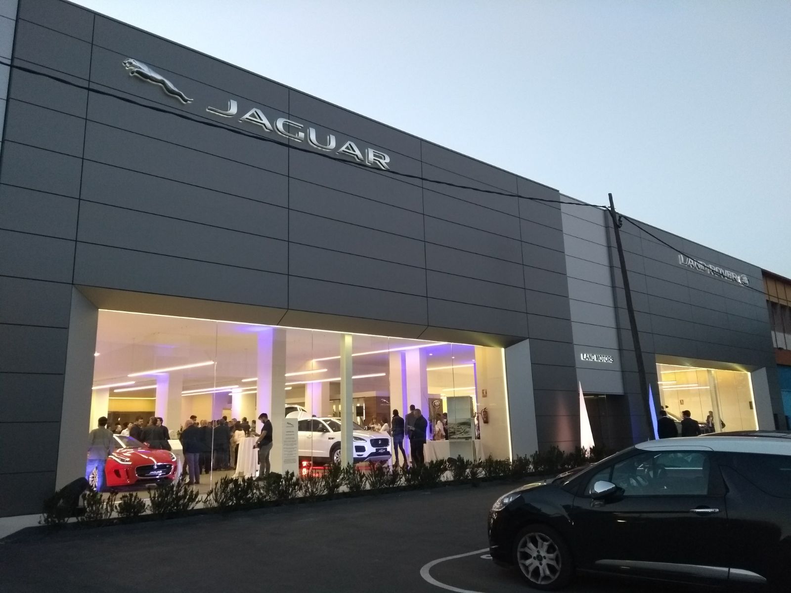 Carlos Pérez, mecànic, avisa propietaris de Jaguar i Land Rover: "Tenen molt mala fama i és merescuda"