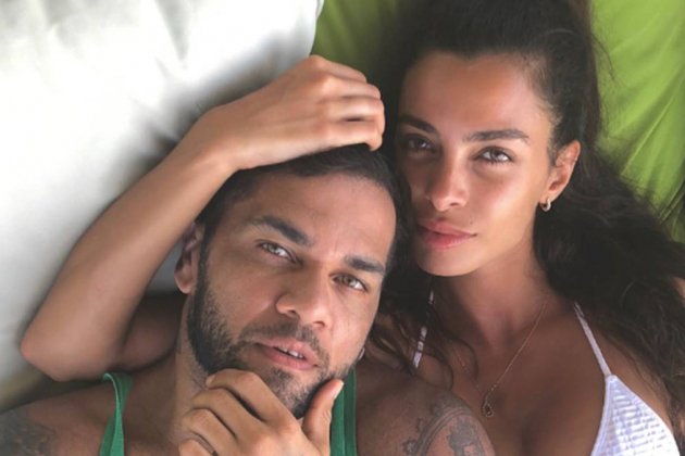 Joana Sanz con Dani Alves Joana Sanz con Dani Alves