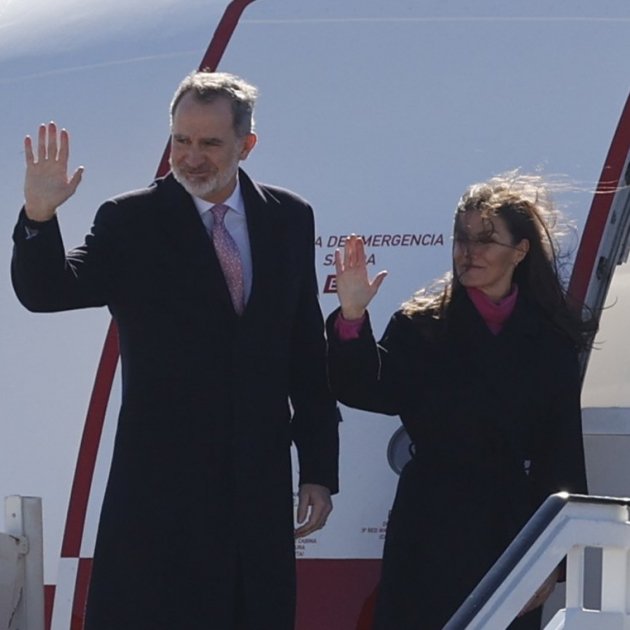 Felipe y Letizia avión despeinada detalle EFE