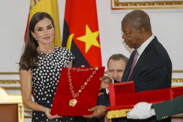 Medalla a Letizia Angola EFE Medalla a Letizia Angola EFE