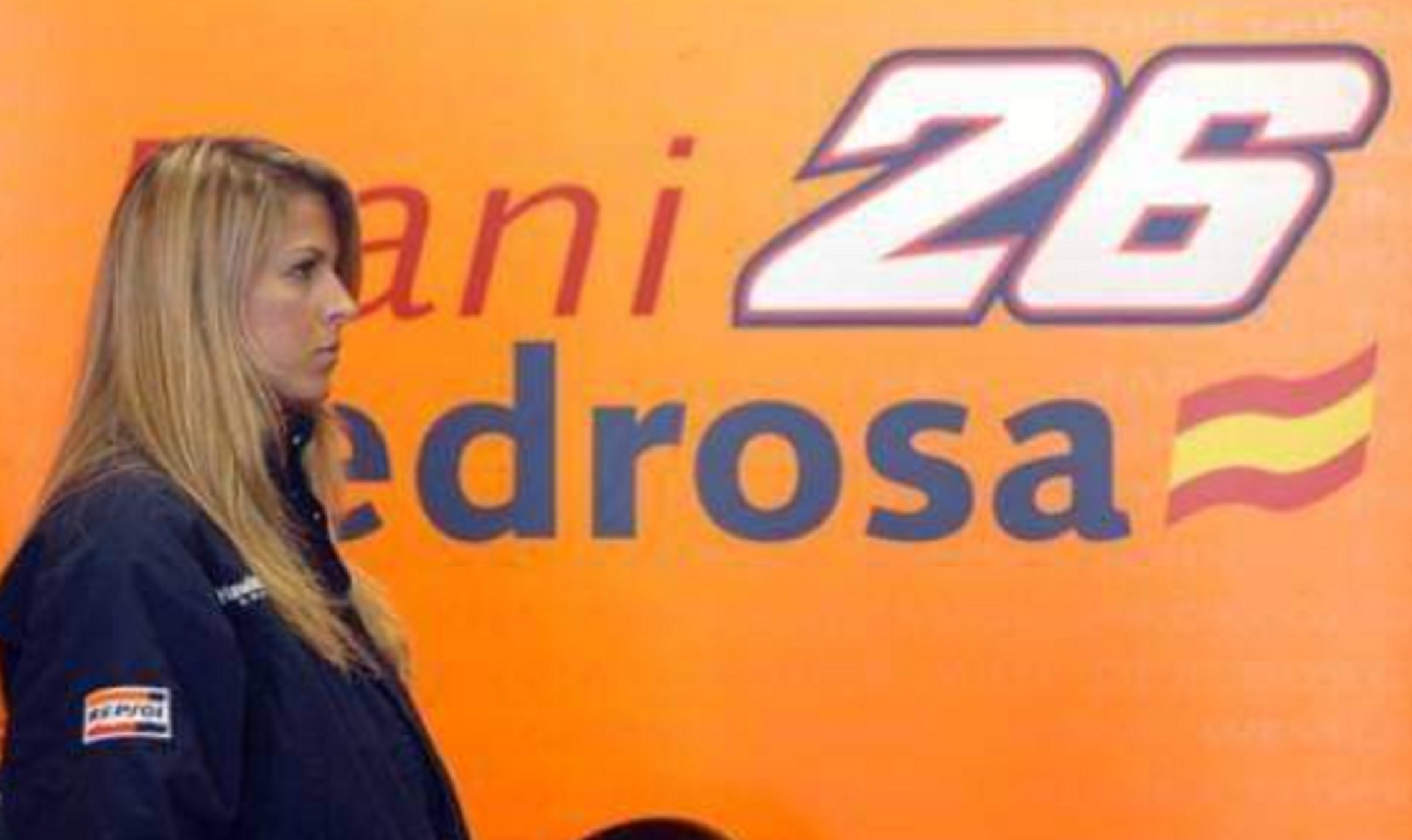 Ivette Amescua en el paddock de Dani Pedrosa FB Ivette Amescua en el paddock de Dani Pedrosa FB