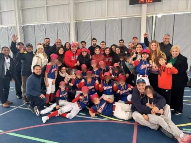 Shakira i Piqué en el béisbol 