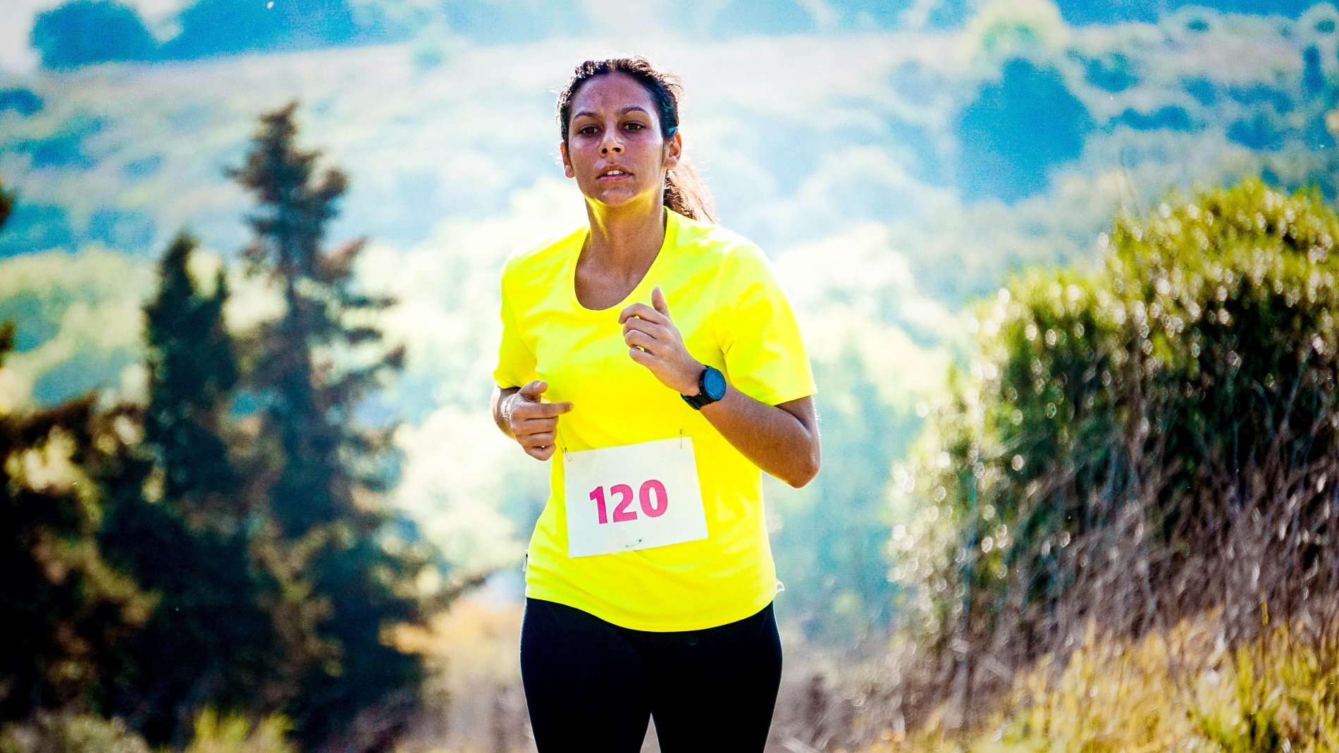 Prepárate para la Mitja Marató de Barcelona: una especialista te explica qué comer durante y después