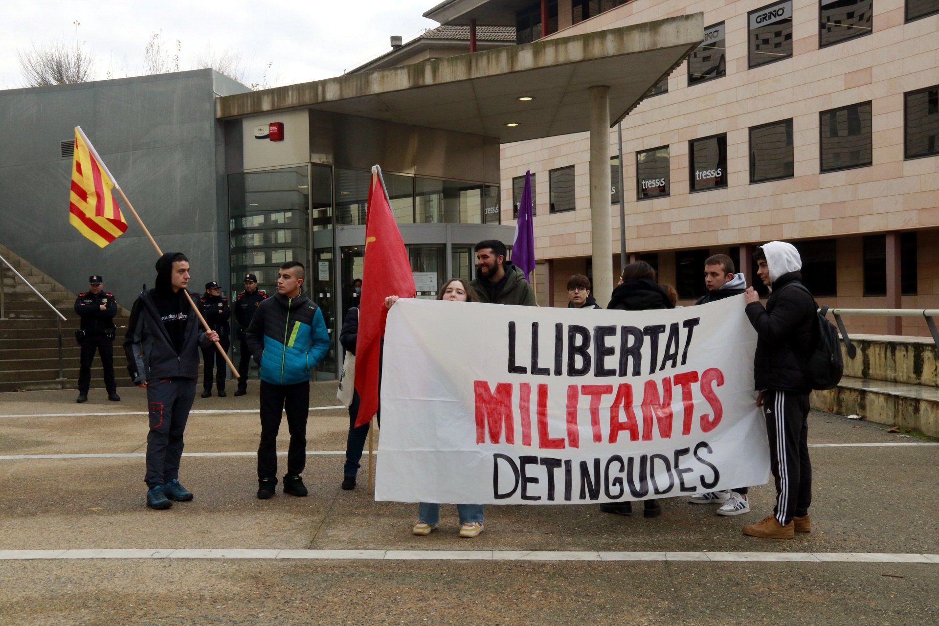 La policía española llevaba un año investigando a los seis militantes de Arran detenidos en Ponent