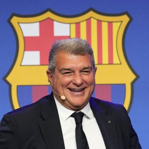 El United desembarca en Barcelona para convencerlo, no quieren negociar con Joan Laporta, pagan la cláusula