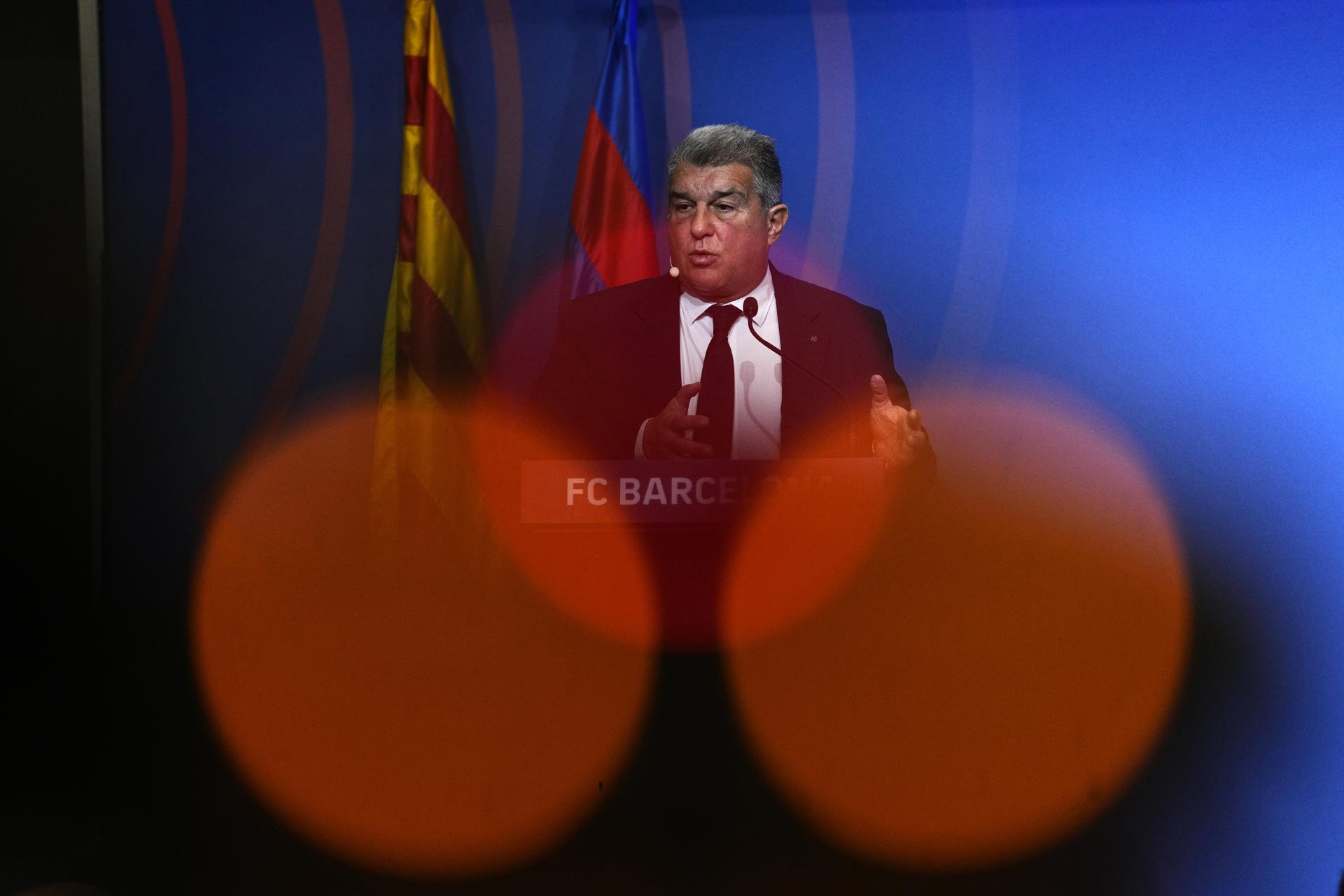 Joan Laporta té un problema de disciplina i companyonia al vestidor del Barça, assenyalat