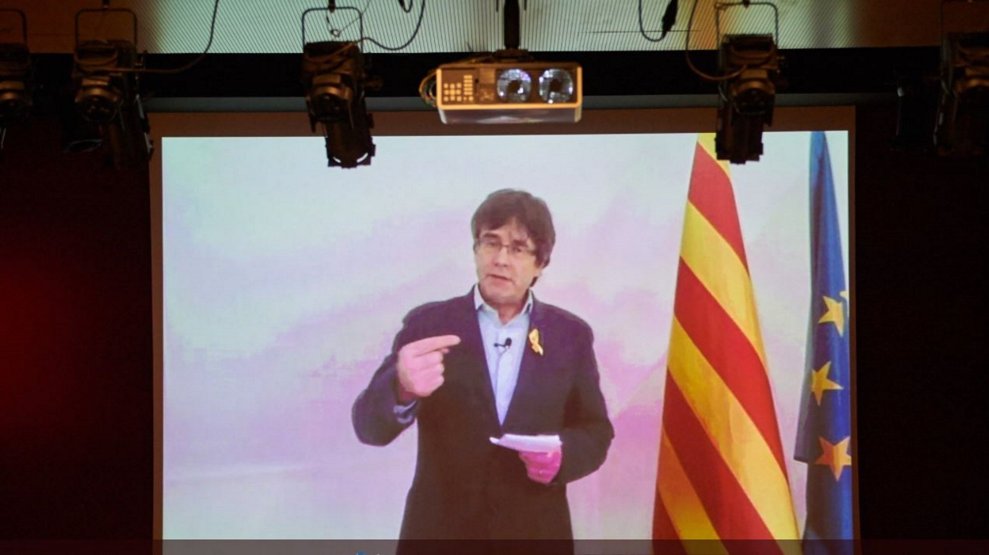 Puigdemont da el pistoletazo de salida de JxCat como nuevo partido político