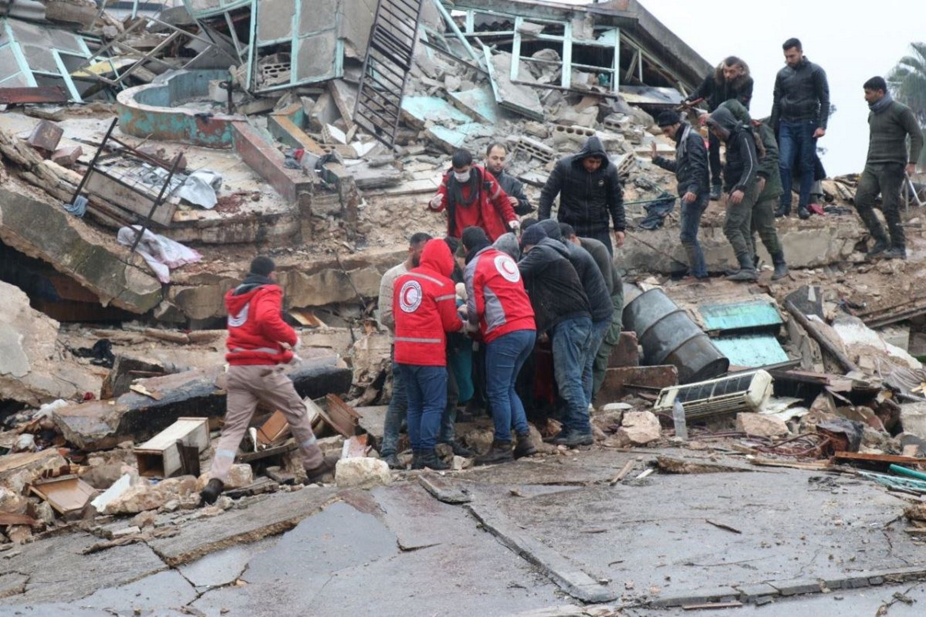 Arabia Saudí enviará ayuda humanitaria a Turquía y Siria a raíz del devastador terremoto