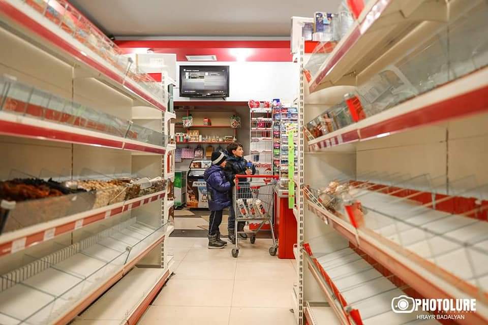 Dos mesos del bloqueig a la regió de l'Alt Karabakh: "Ningú pot prendre com a ostatge la població"