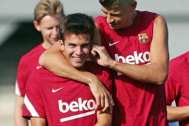 Riqui Puig y Gerard Piqué @riquipuig Riqui Puig y Gerard Piqué @riquipuig