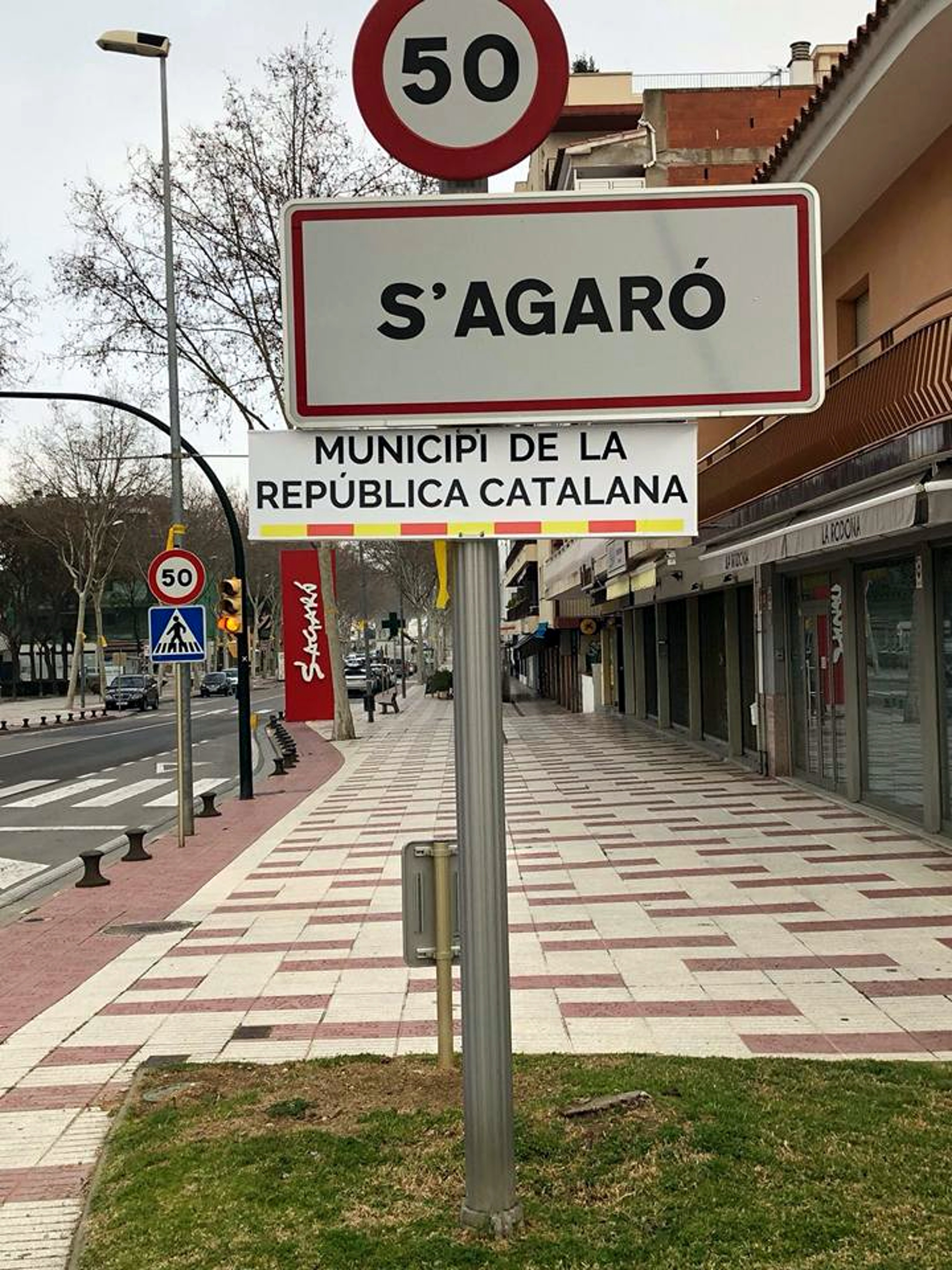 Ciutadans denuncia a la policia local el cartell de la República a Platja d'Aro