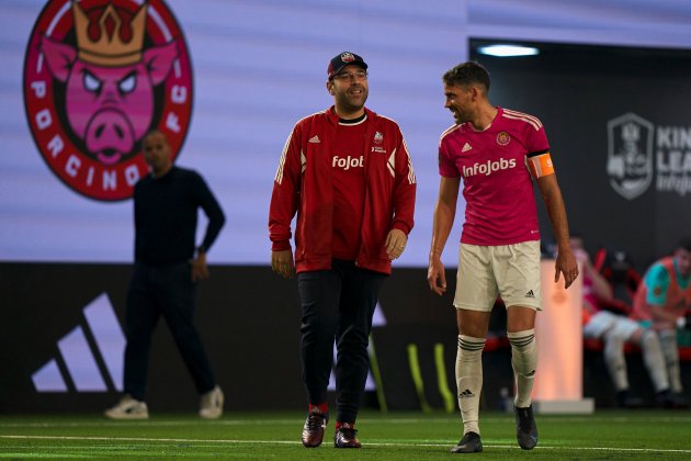 Gerard Romero y Gabriel Cichero de Porcinos durante un partido de la Kings League / Foto: Kings League