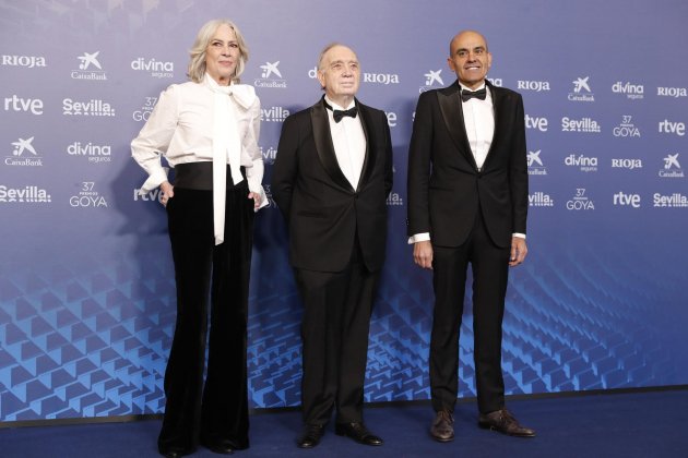 Premis Goya 2023 catifa vermella president academia cinema Fernando Méndez, Rafael Portela, Susi Sánchez / Foto: Efe Premis Goya 2023 catifa vermella president academia cinema Fernando Méndez, Rafael Portela, Susi Sánchez / Foto: Efe