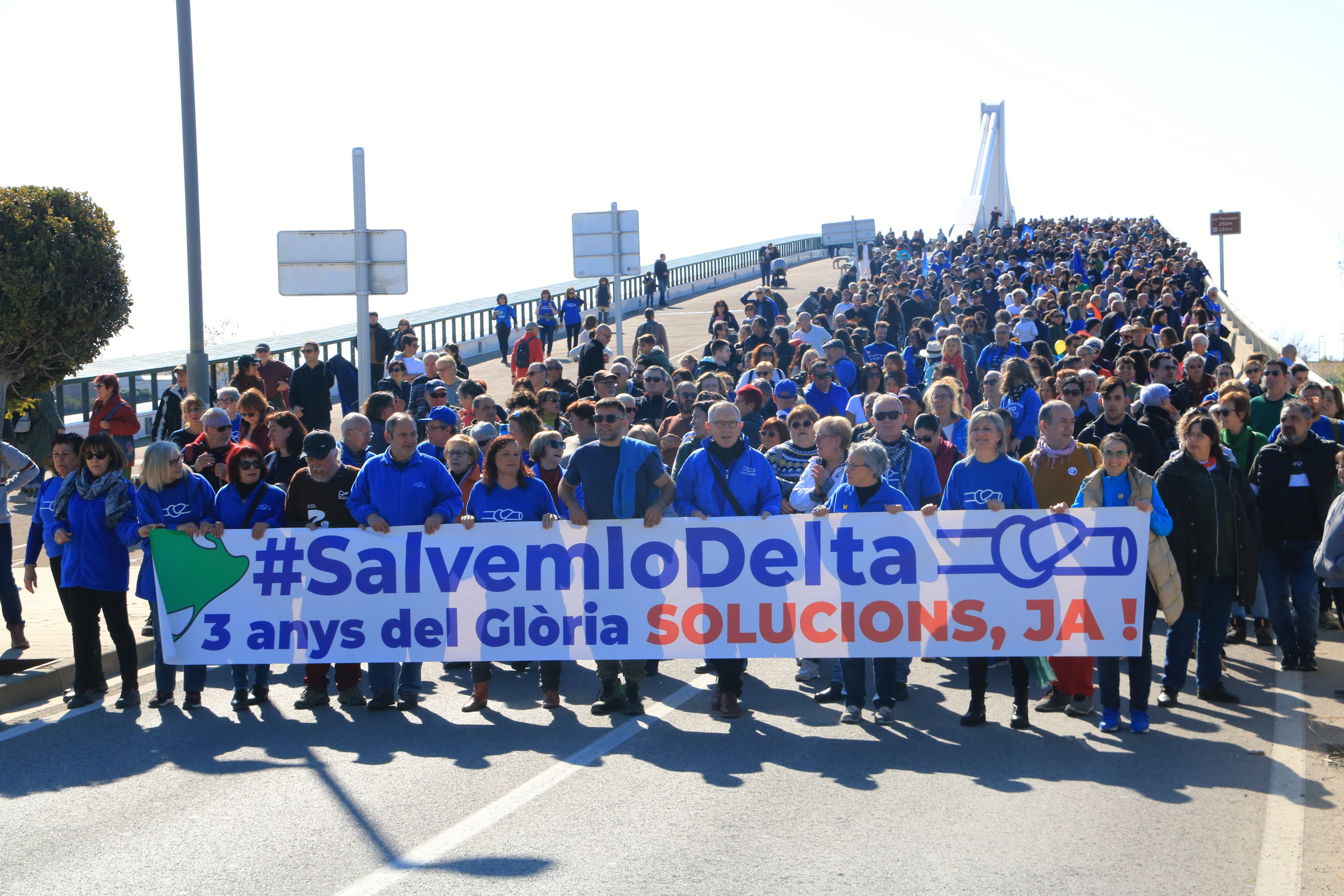 Més de 2.000 persones reclamen solucions urgents per protegir el delta de l'Ebre